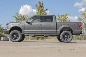 Ford F-150 Front Bumper - Rough Country - LED Bumper with 2in LED Cubes and 20in Light Bar - Flat Black - '18-'20